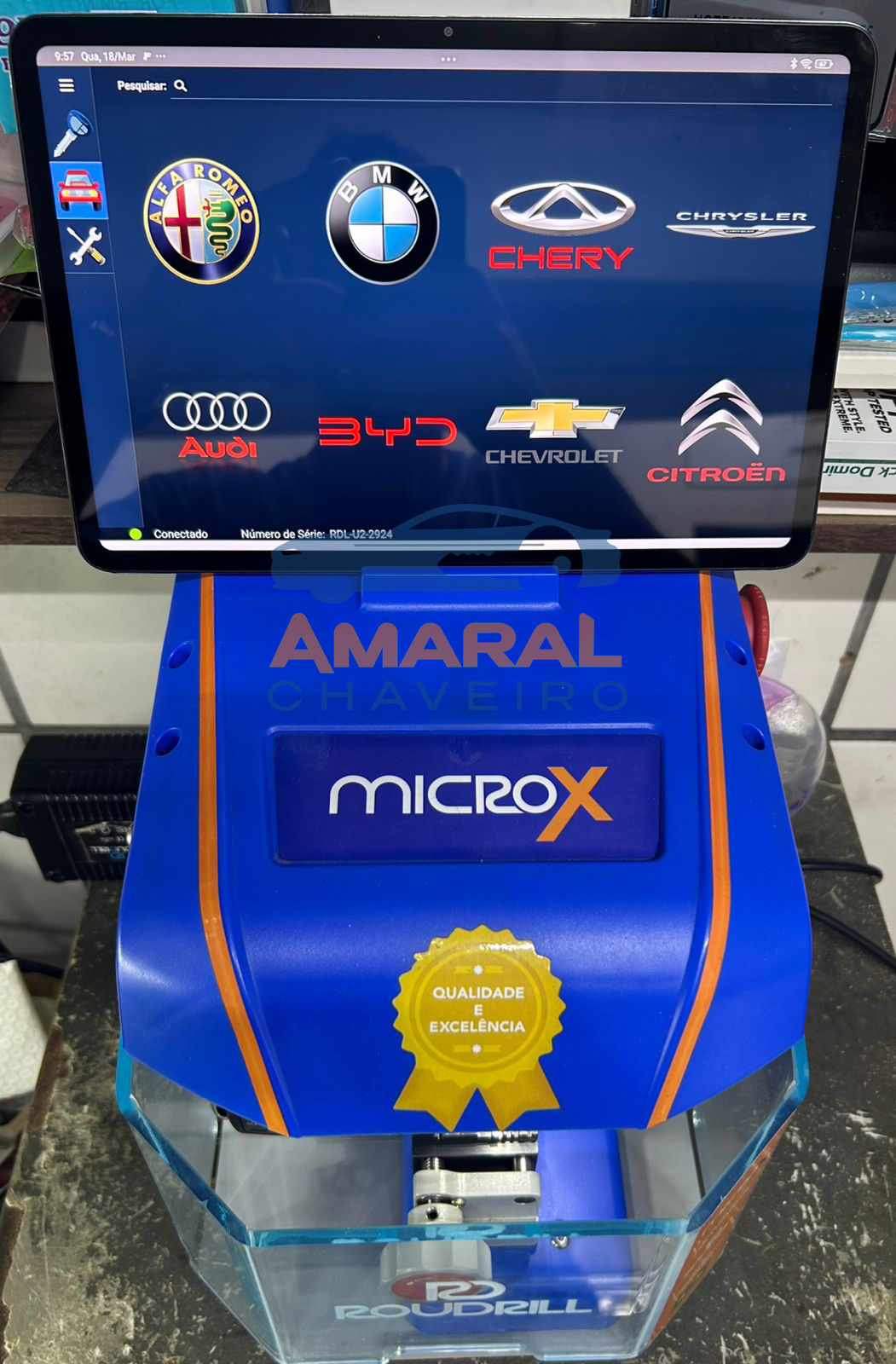 equipamento profissional Micro X para programação de chaves automotivas